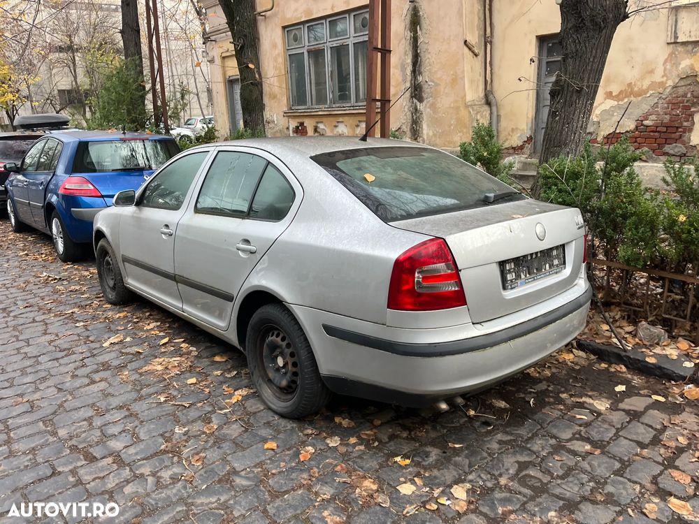 Dezmembrez Skoda Octavia II 2007 gri argintiu 1,9 TDI BJB 77KW - 3