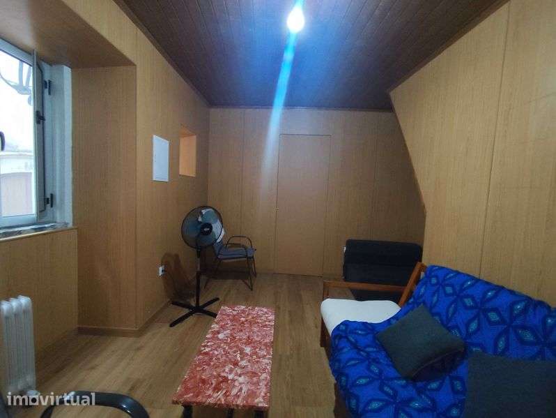 Arrenda-se Apartamento T1 na Baixa de Coimbra - Grande imagem: 4/8