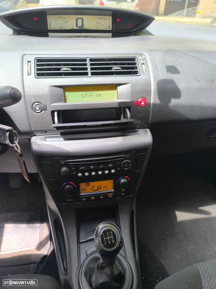 Citroën C4 1.6 HDi 110 VTS - 16
