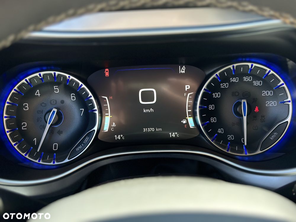 Chrysler Pacifica - 31