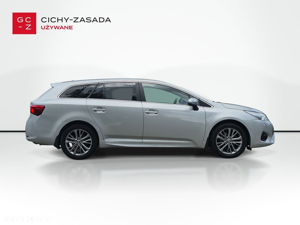 Toyota Avensis 1.8 Prestige MS - 6