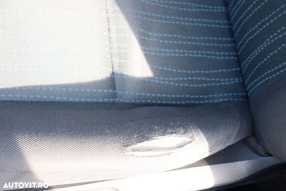 Ford Focus 1.4i Ambiente - 13