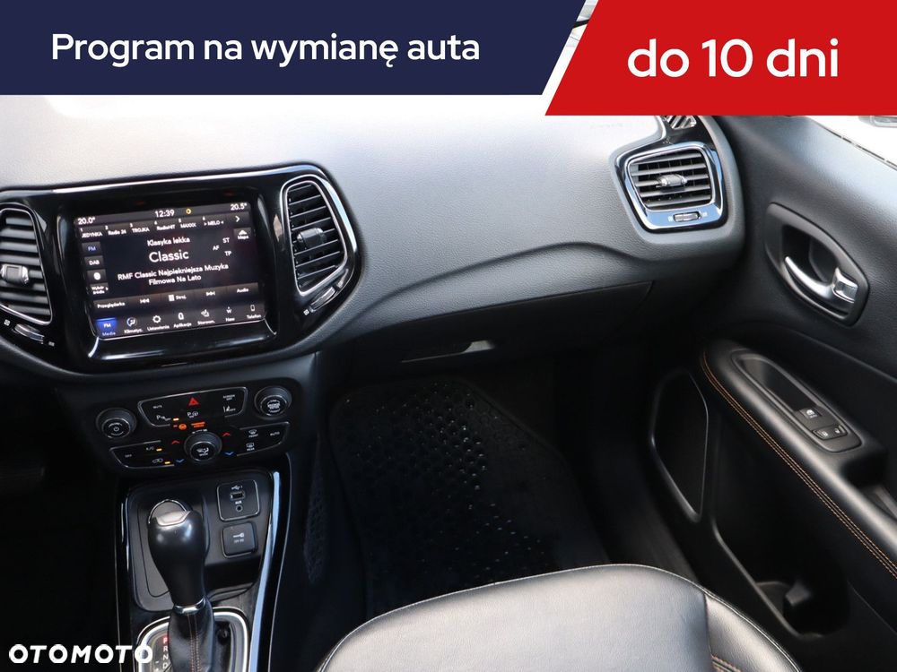 Jeep Compass - 10