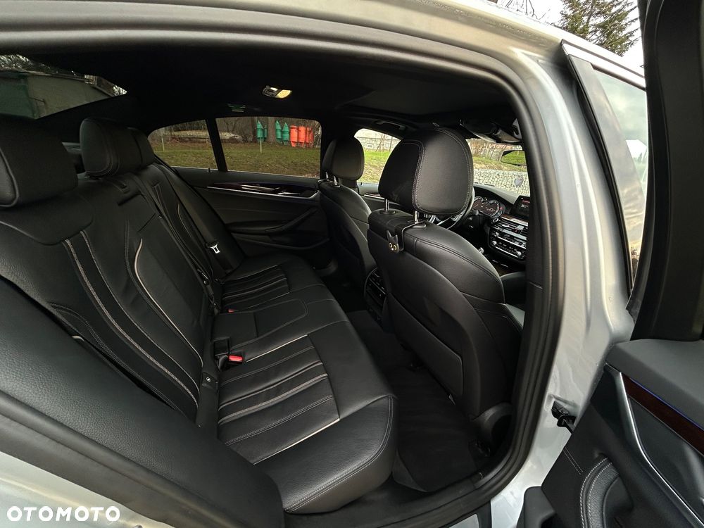 BMW Seria 5 530i xDrive GPF Sport Line sport - 9