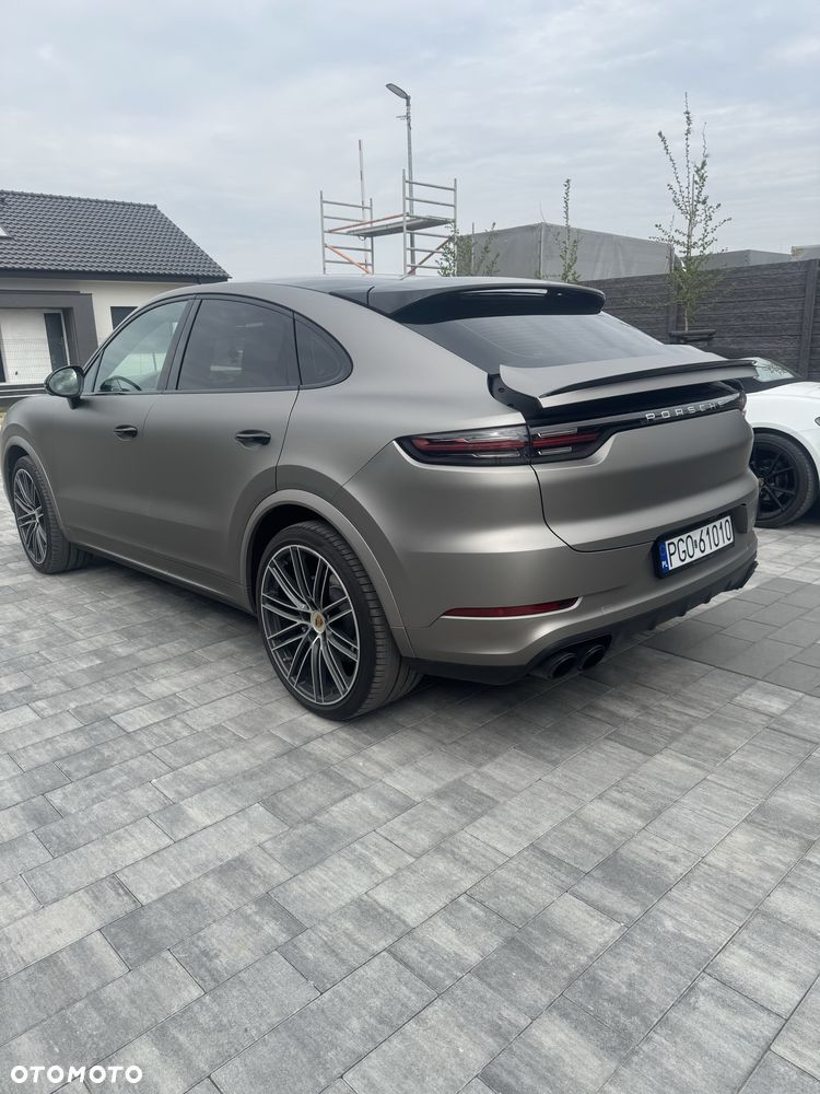 Porsche Cayenne - 1