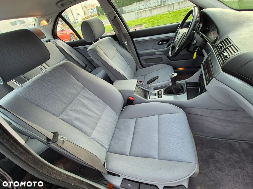 BMW Seria 5 523i - 15