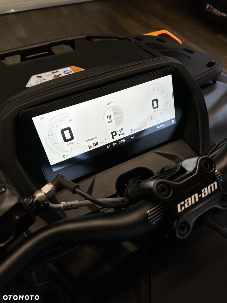 Can-Am Outlander - 12