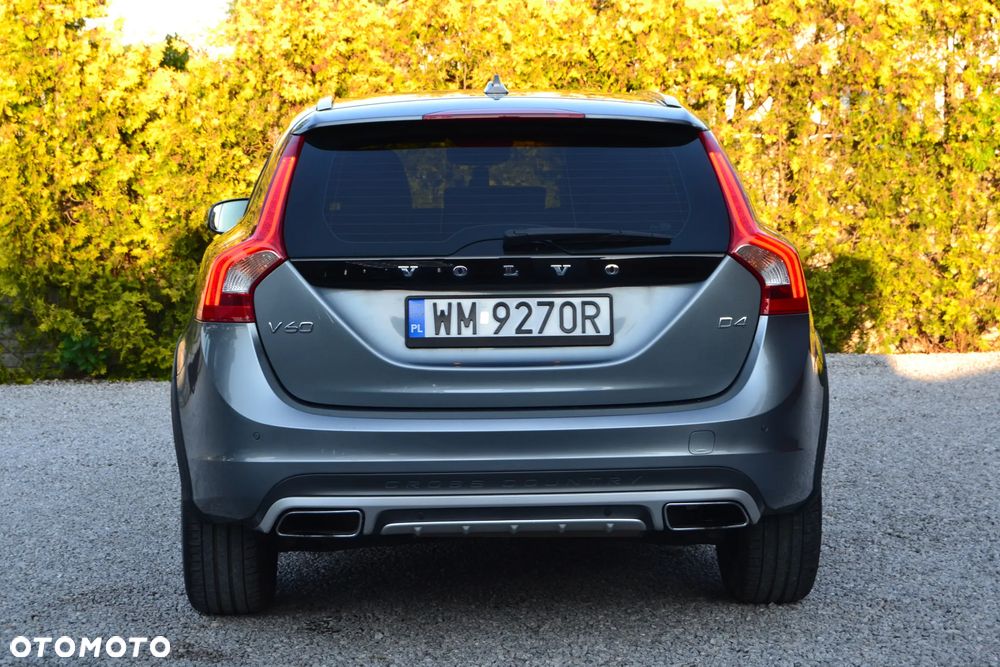 Volvo V60 Cross Country D4 Drive-E Momentum - 19