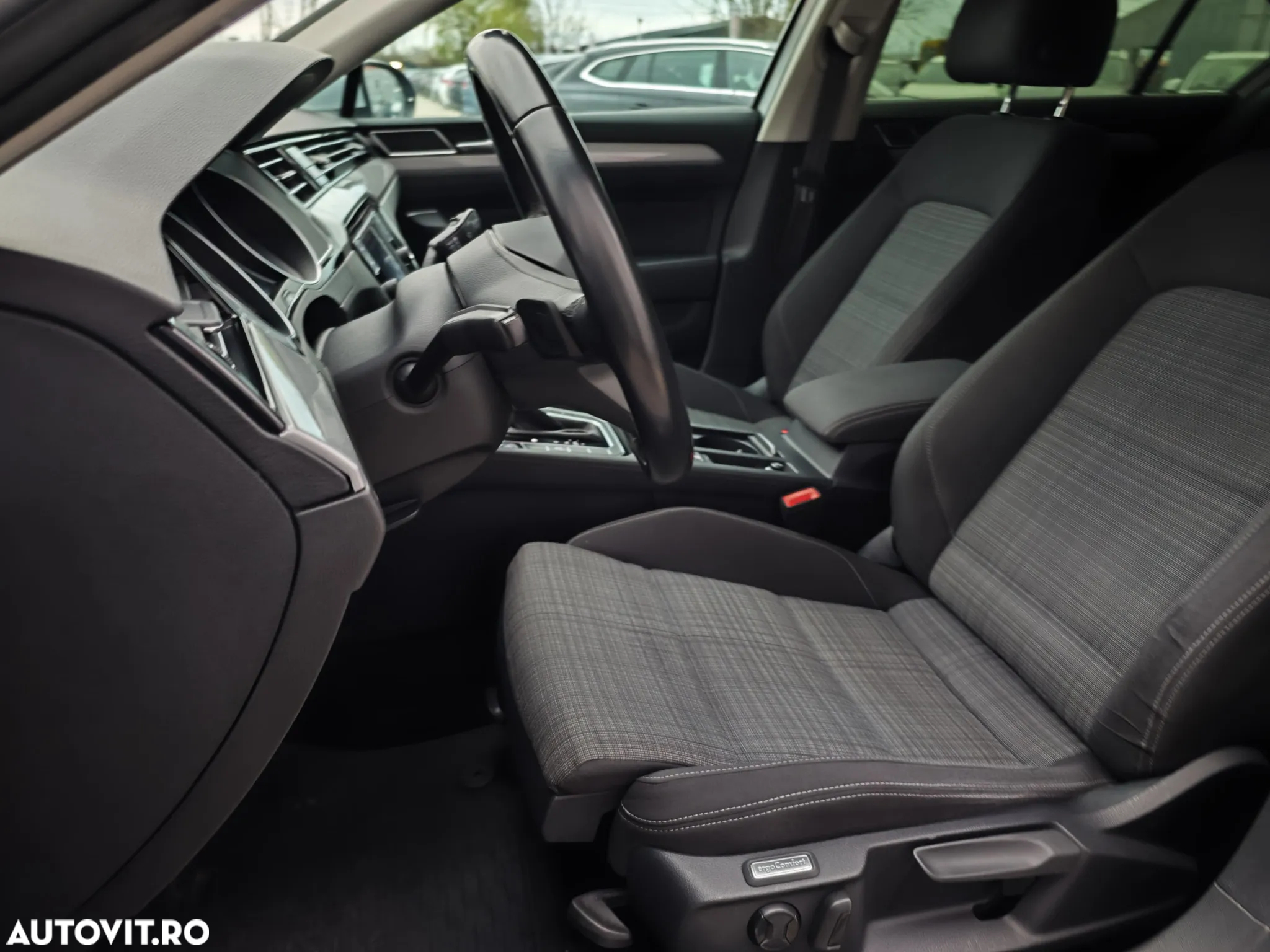 Volkswagen Passat - 30