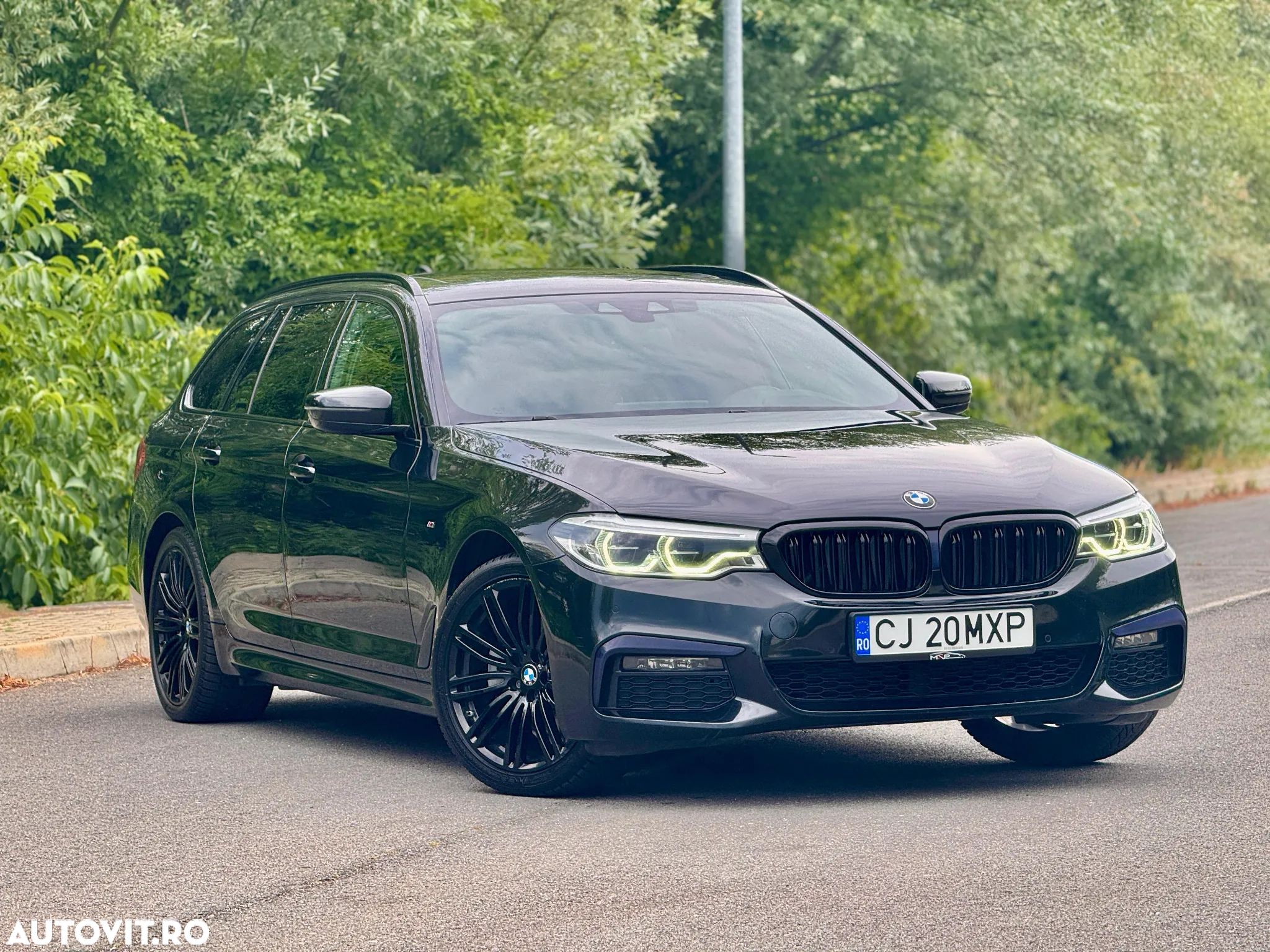 BMW Seria 5 520d Touring Aut. M Sport Edition - 2