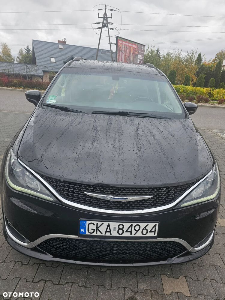 Chrysler Pacifica - 3