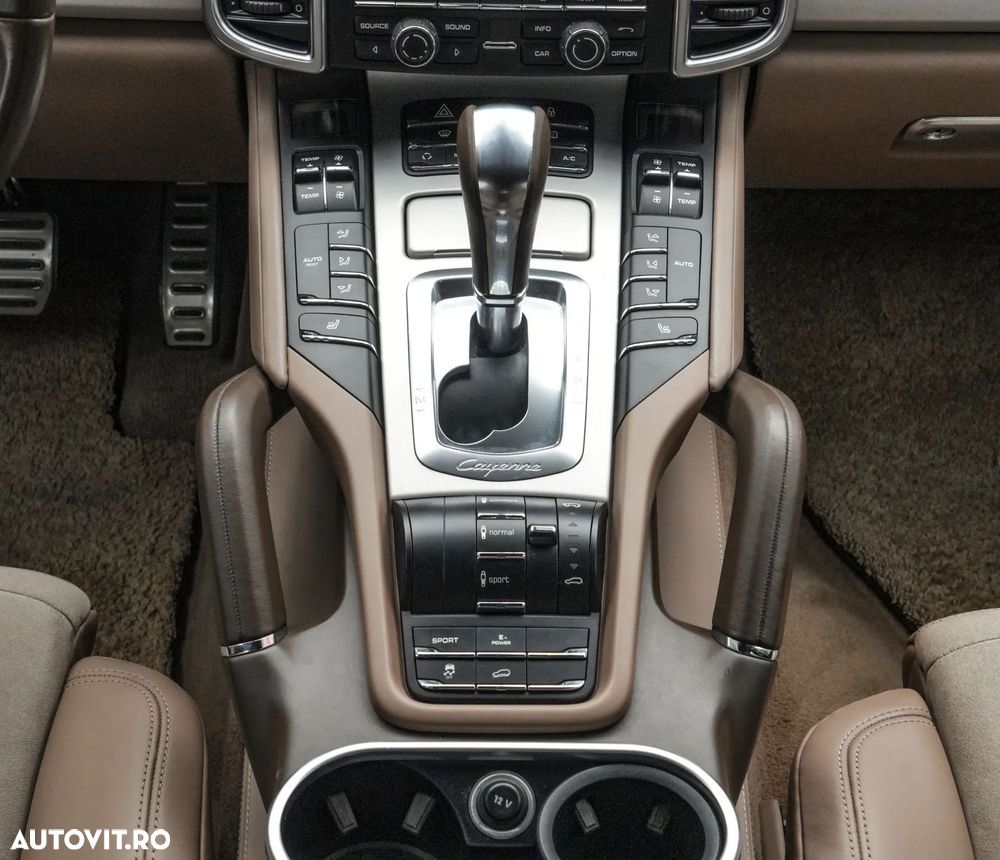 Porsche Cayenne - 20