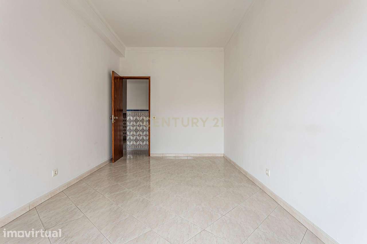 Apartamento T3 com varanda | Setúbal | Excelente potencial - Grande imagem: 4/25