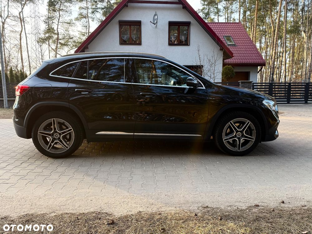 Mercedes-Benz GLA - 12