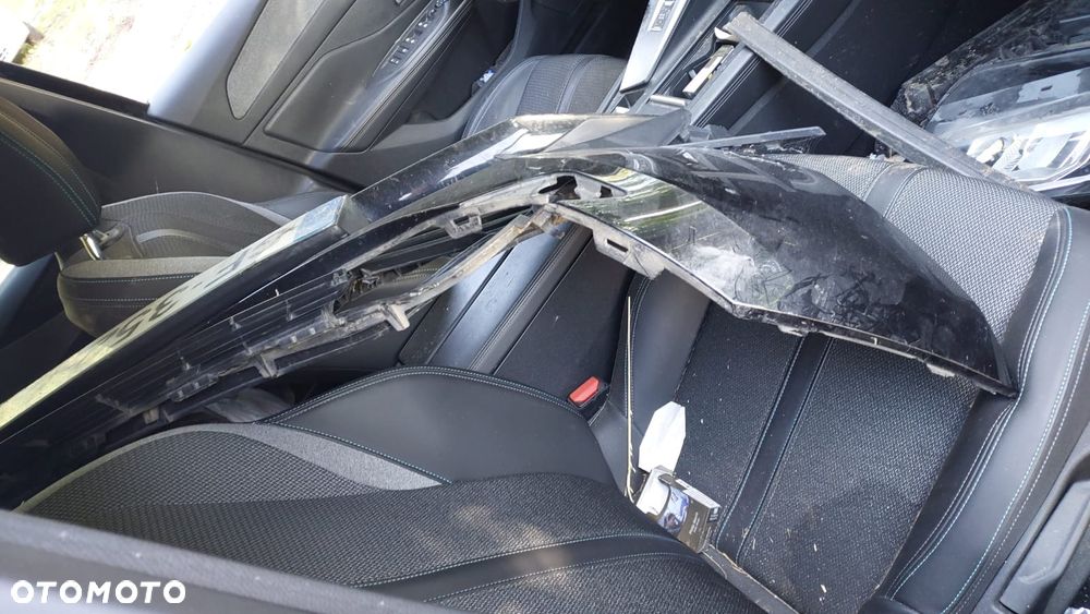 Peugeot 308 1.2 PureTech Allure Pack S&S EAT8 - 11