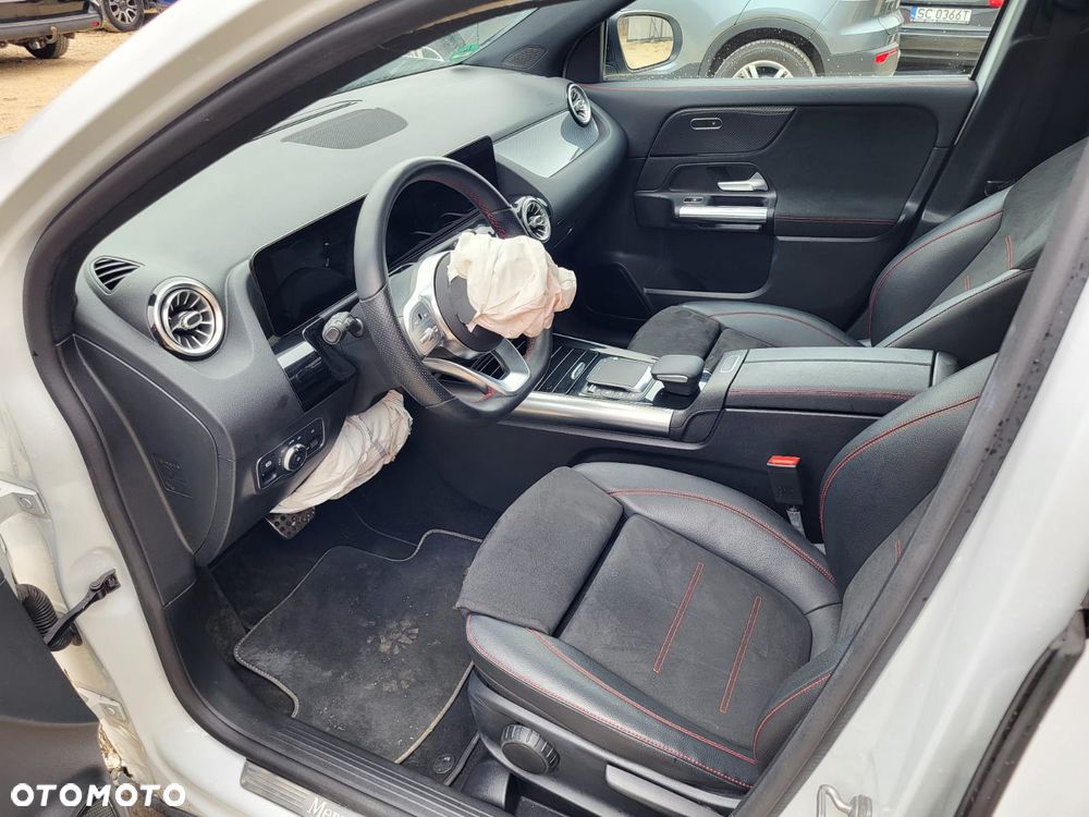 Mercedes-Benz GLA 220 d 4Matic 8G-DCT AMG Line - 22