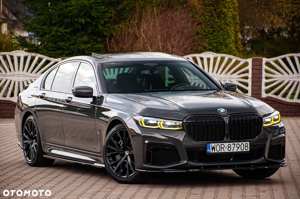 BMW Seria 7 745e - 1