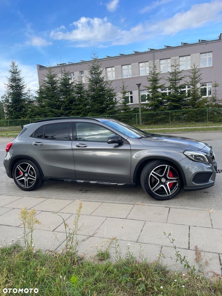 Mercedes-Benz GLA - 12