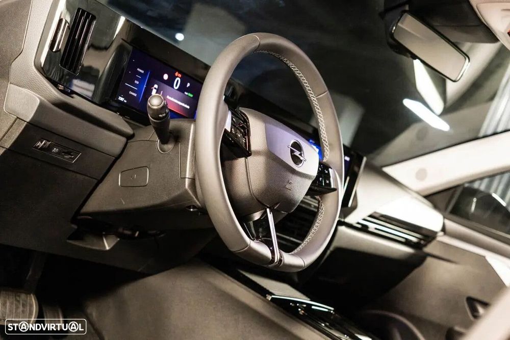 Opel Astra Sports Tourer - 18