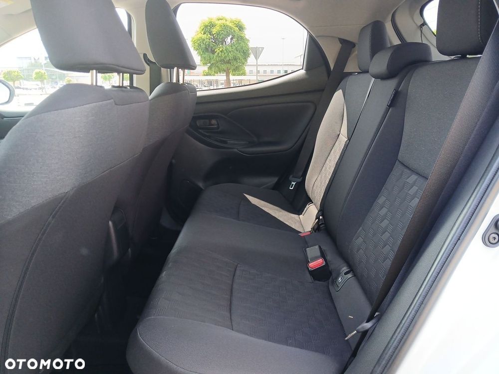 Toyota Yaris Hybrid 1.5 Style - 16