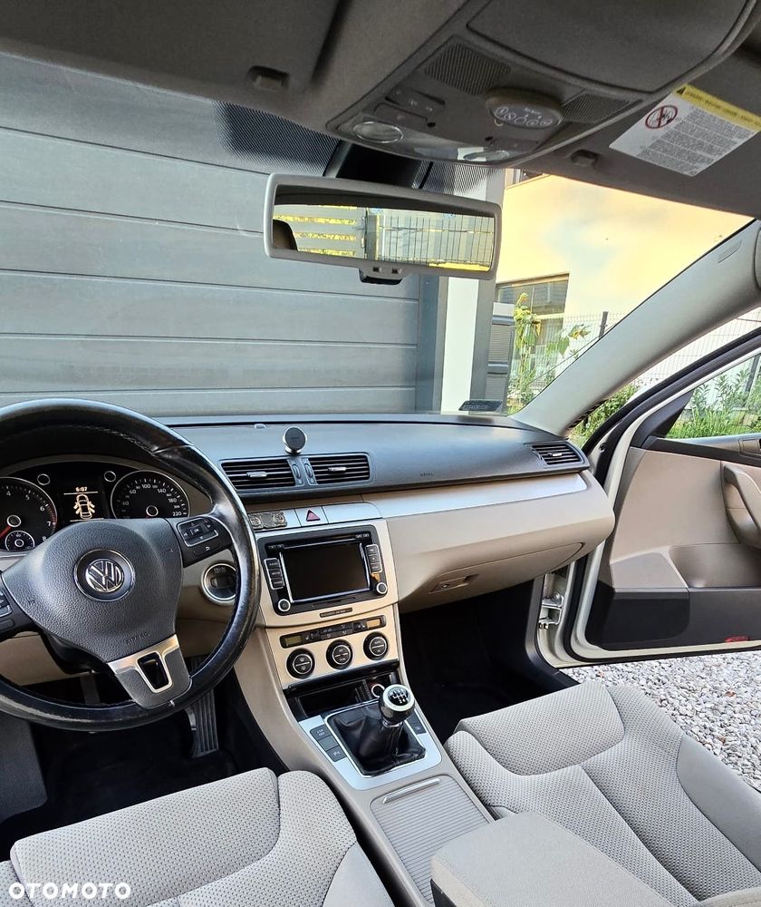Volkswagen Passat 1.8 TSI Comfortline - 10