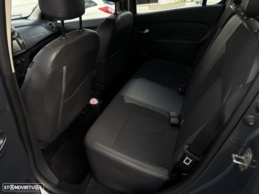 Dacia Sandero 0.9 TCe Stepway - 11