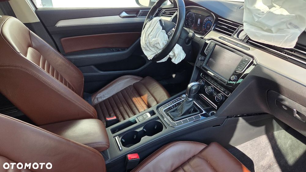 Volkswagen Passat 2.0 TDI SCR (BlueMotion Tech) 4Motion D Highline - 14