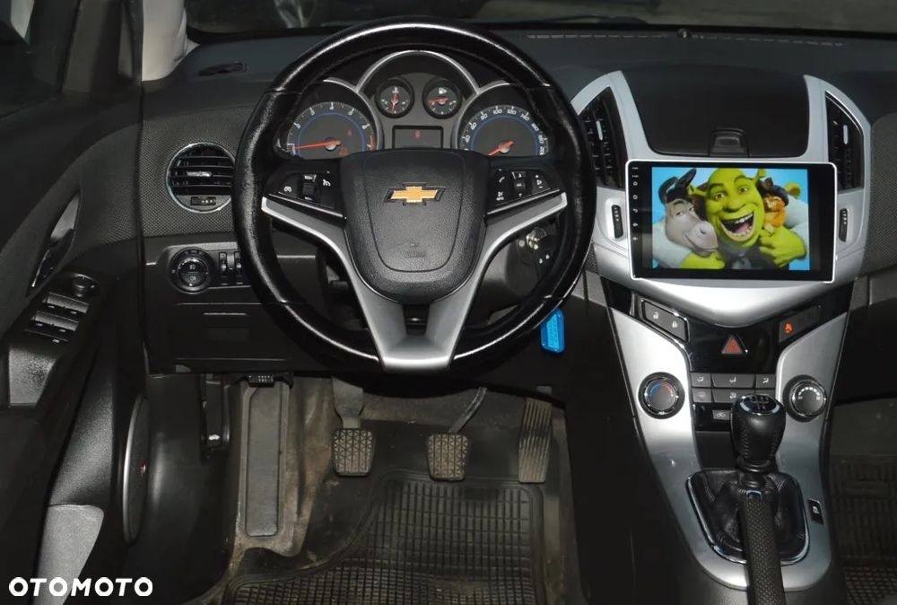 Chevrolet Cruze - 27