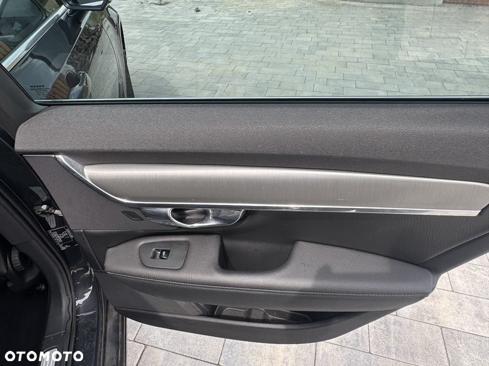 Volvo V90 D4 SCR Momentum Pro - 27