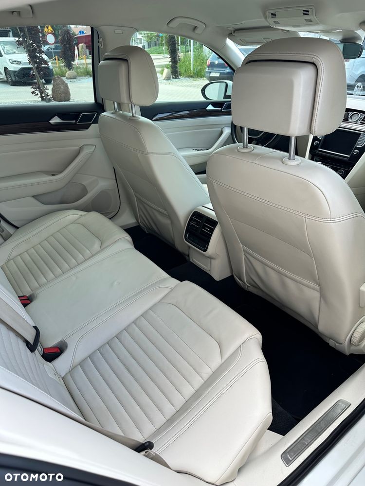 Volkswagen Passat 2.0 TDI Bi-Turbo BMT 4Mot Highline DSG - 10