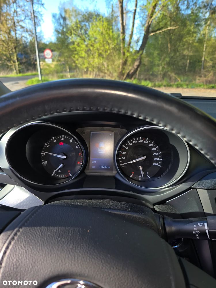 Toyota Avensis 1.8 Premium - 10