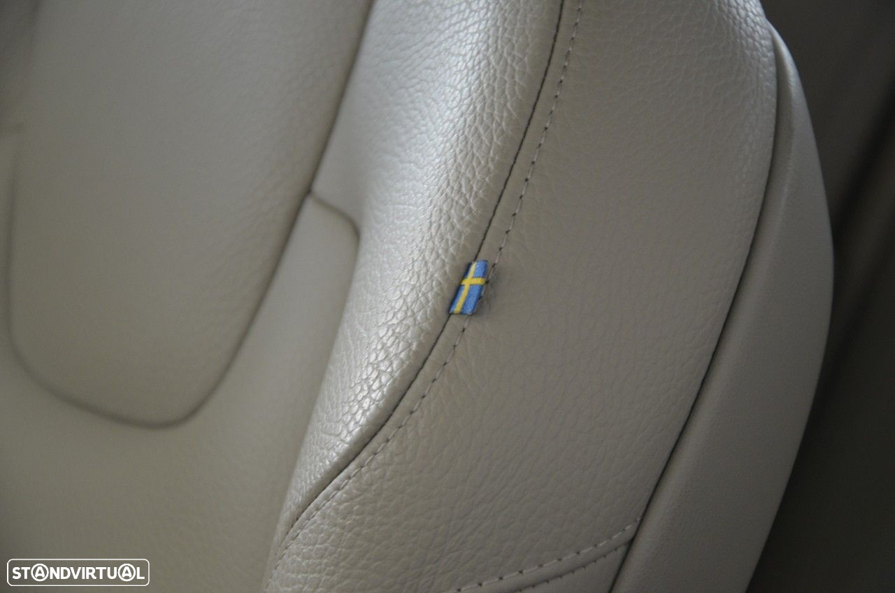 Volvo V90 2.0 T6 PHEV Plus Dark AWD - 24