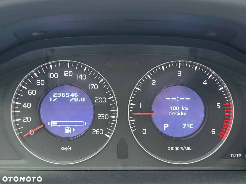 Volvo XC 60 D5 AWD - 13