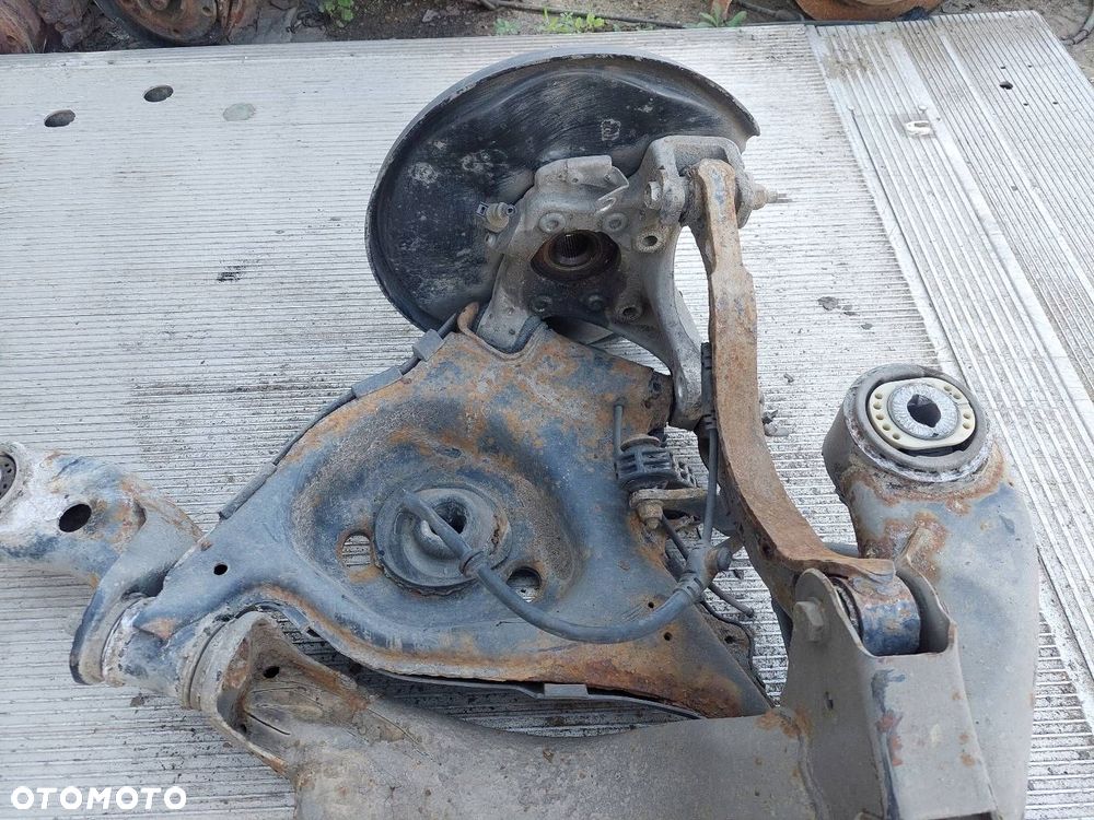 BELKA OŚ ZAWIESZENIA TYŁ AUDI A6 C6 QUATTRO 04-08r SEDAN - 2