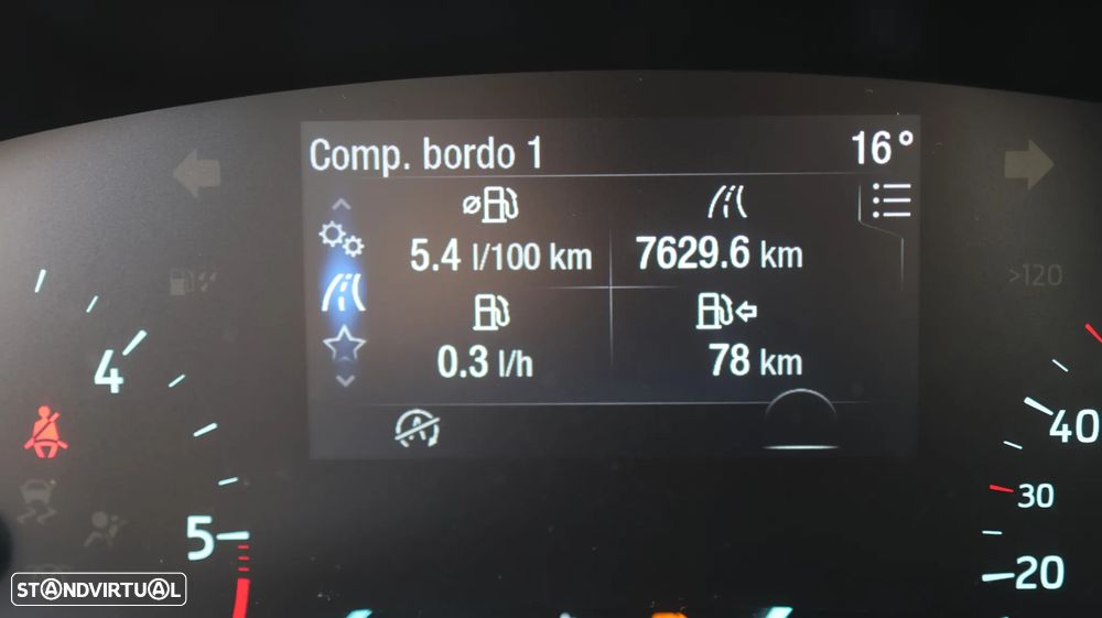 Ford Focus SW 1.5 TDCi EcoBlue ST-Line — fotografia 14