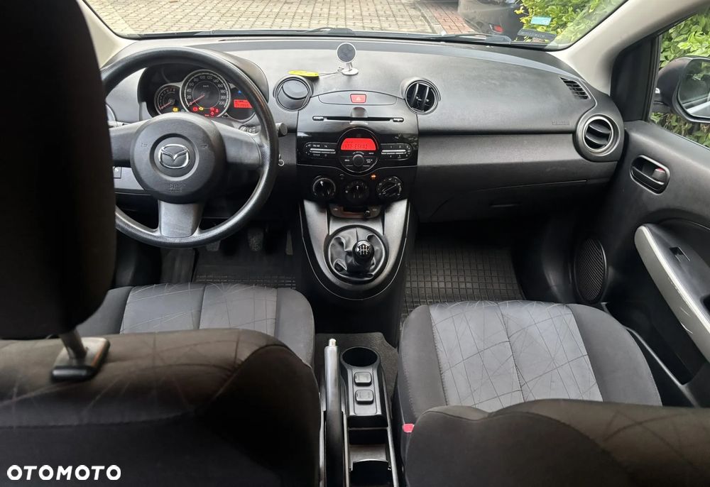 Mazda 2 - 3