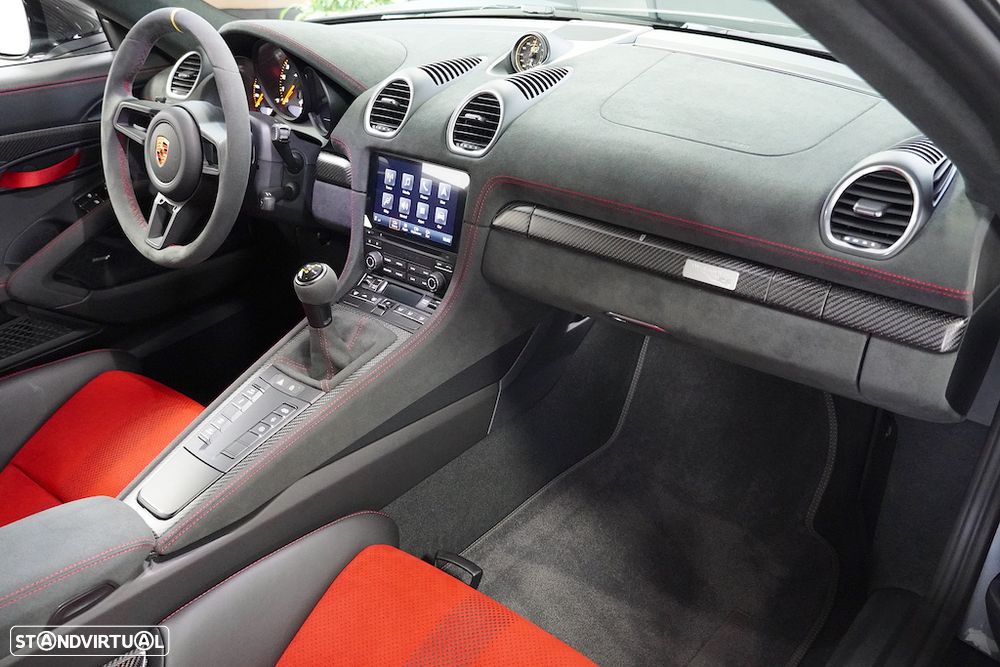 Porsche 718 Spyder RS - 39