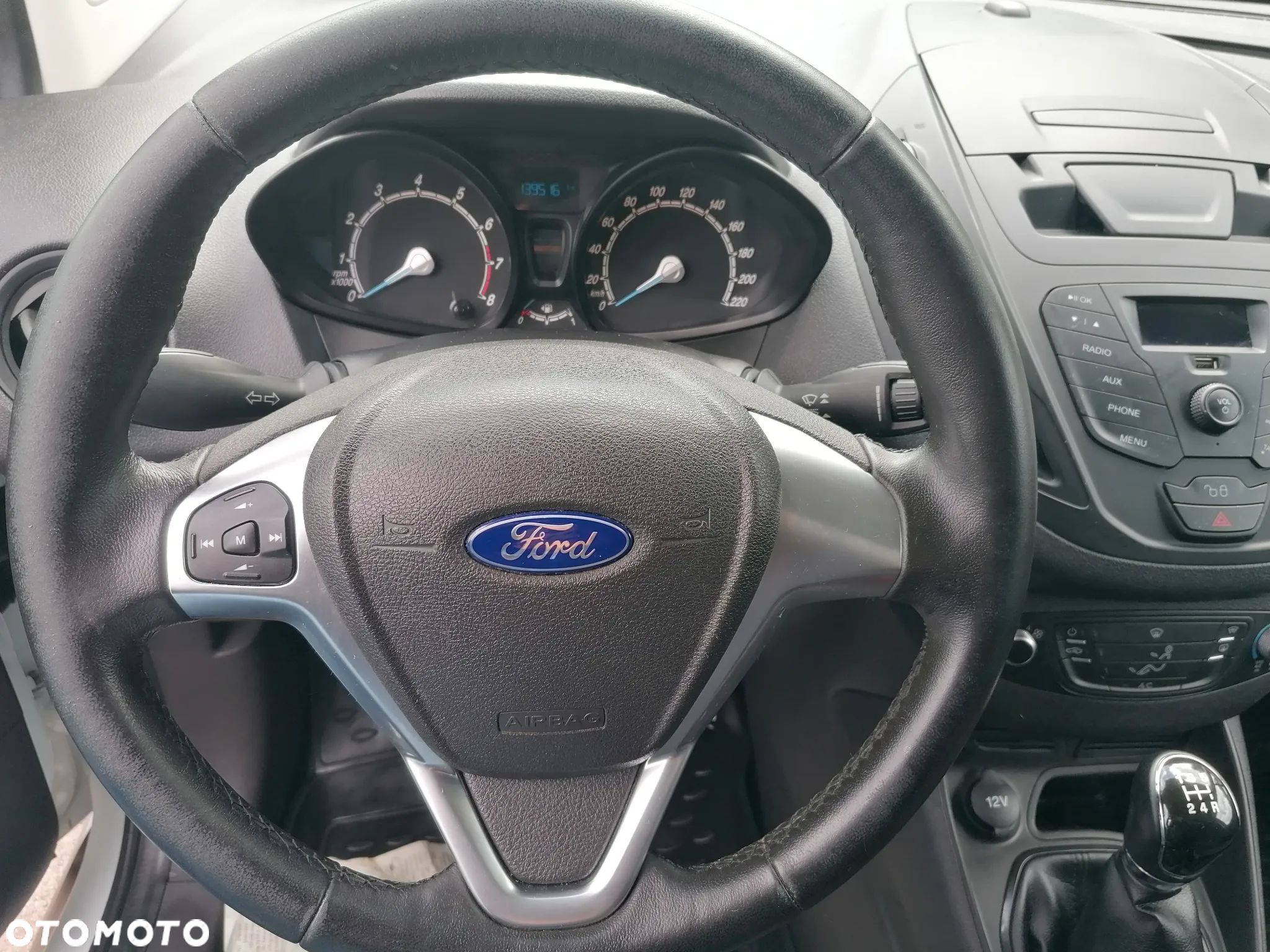 Ford Transit Courier - 15