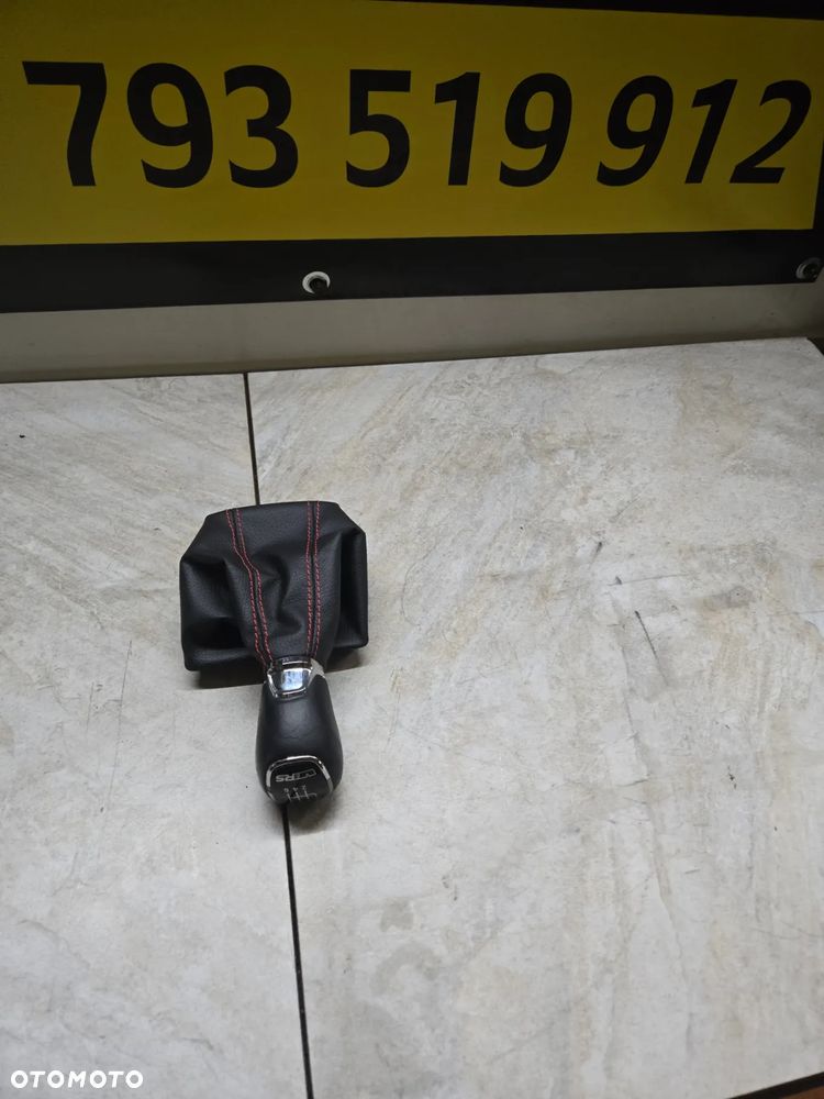 SKODA OCTAVIA III RS VRS  ZESTAW MIESZKÓW Z CZERWONĄ NITKĄ - 1