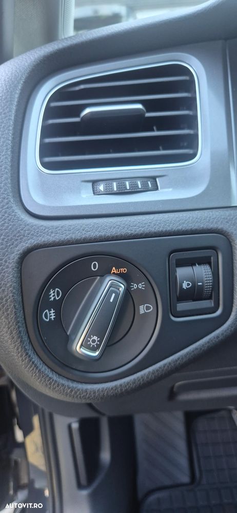 Volkswagen Golf - 12