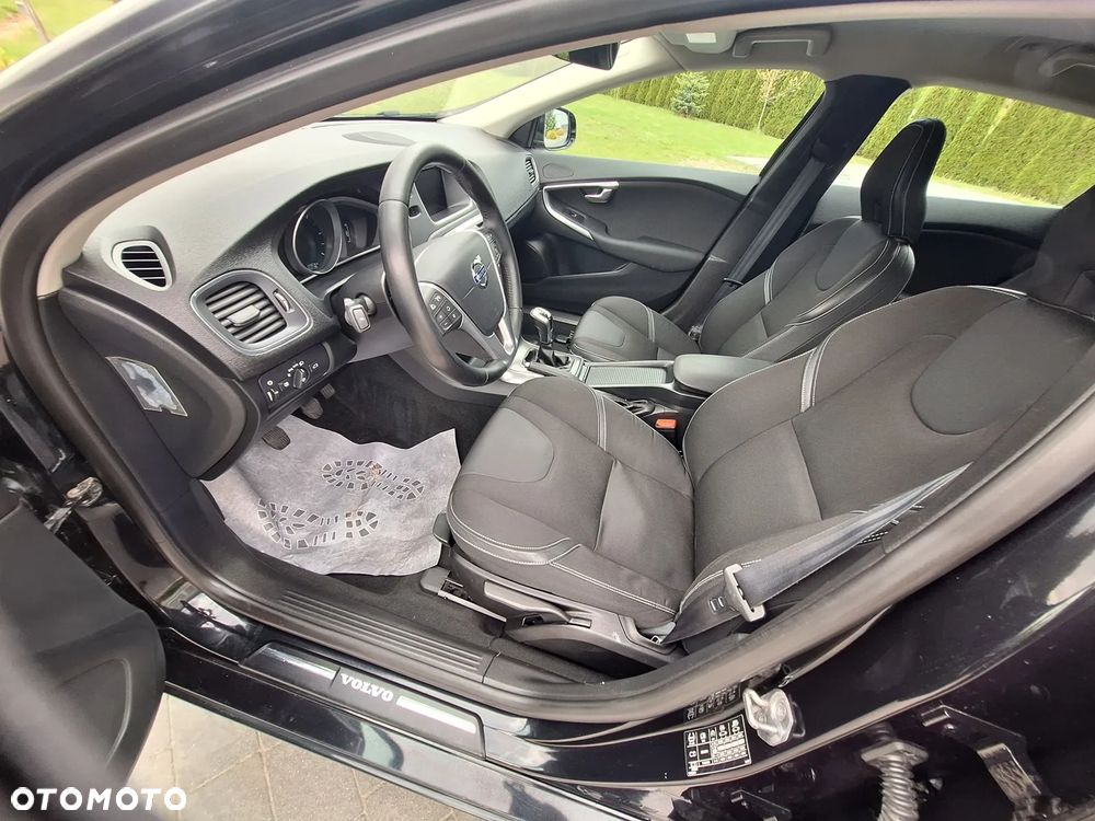 Volvo V40 D2 Momentum - 18