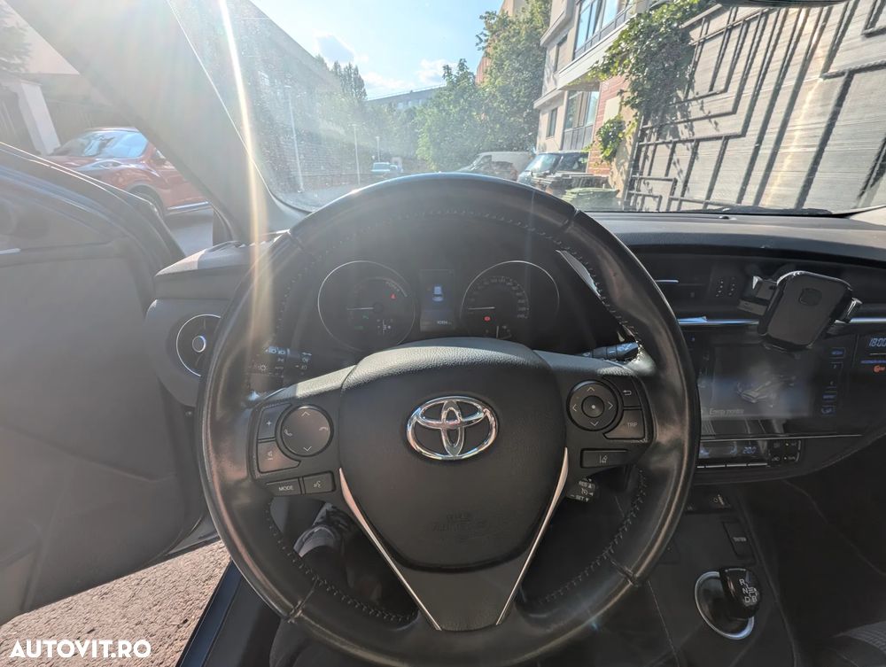 Toyota Auris - 11
