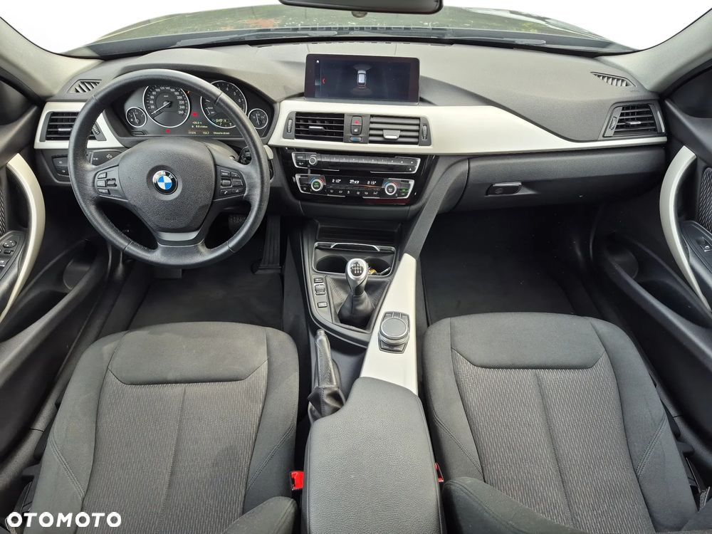 BMW Seria 3 318i Luxury Line - 21