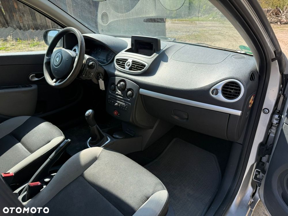 Renault Clio - 6