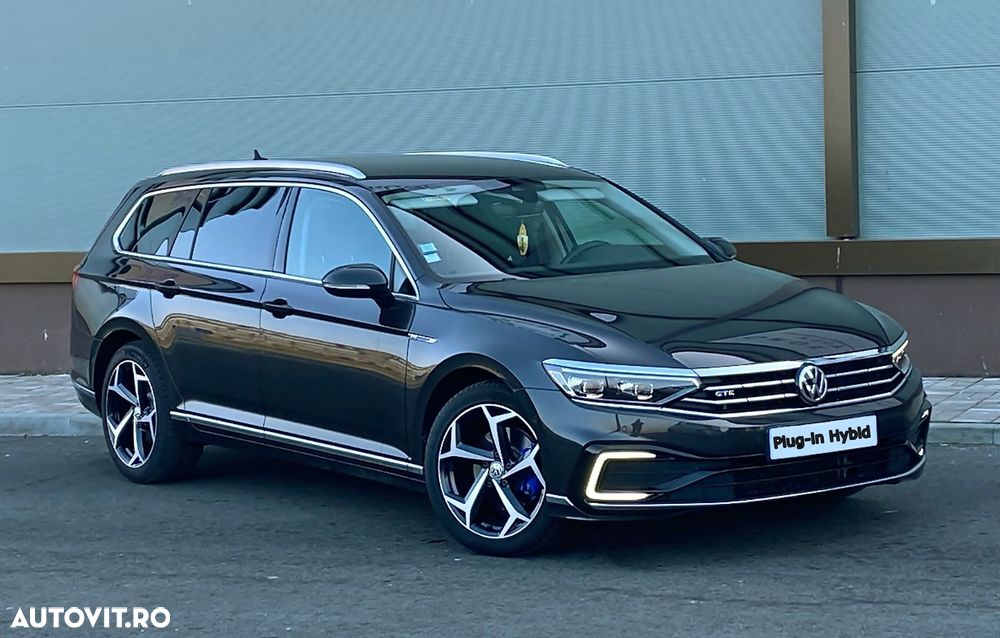 Volkswagen Passat - 1