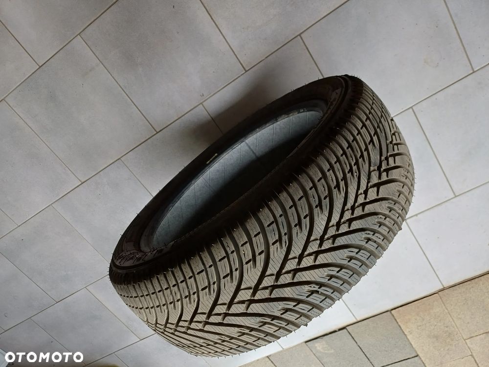 Opony zimowe 4 szt 215/50/18 z 2025 roku mało używane. - 4