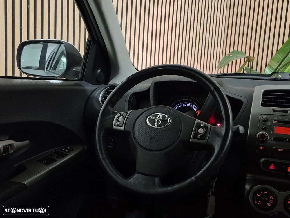 Toyota Urban Cruiser 1.33 VVT-i High Pack - 11