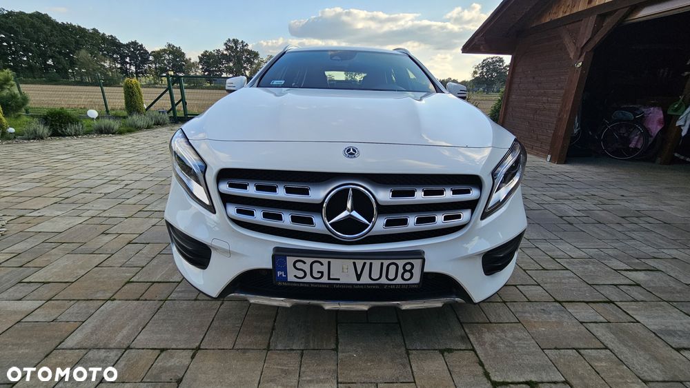 Mercedes-Benz GLA 200 7G-DCT AMG Line - 1