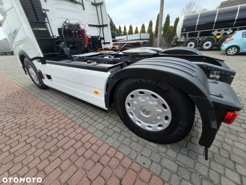 Volvo FH500 FULL OPCJA! CAŁY NA PODUSZKACH - 10