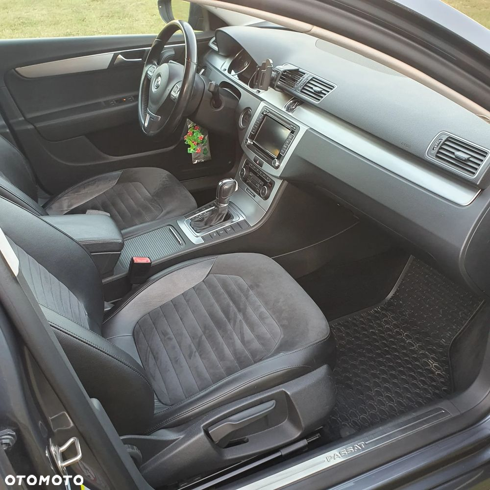 Volkswagen Passat 2.0 TDI Highline DSG - 26